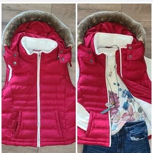 Worn Once! ANN TAYLOR LOFT Womens Barn Red Hooded Puffy Vest- Fur Accent- size S